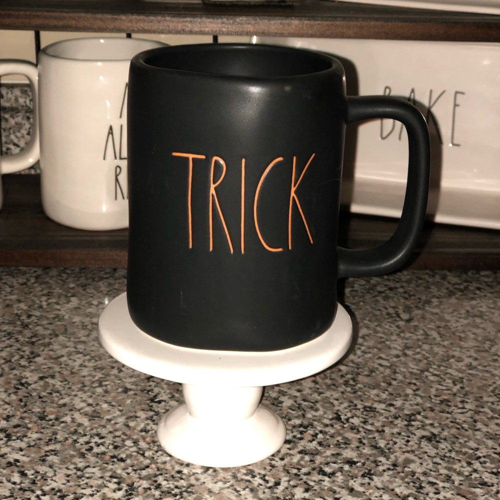 SOLD Rae Dunn black “TRICK/TREAT” mug